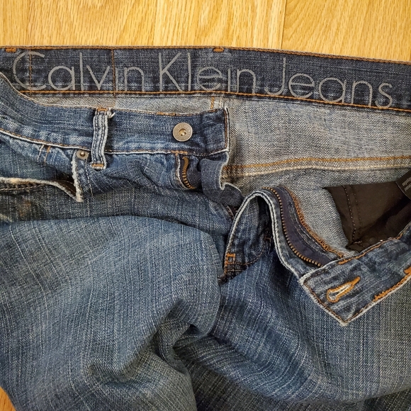 Calvin Klein Jeans - Picture 3 of 3
